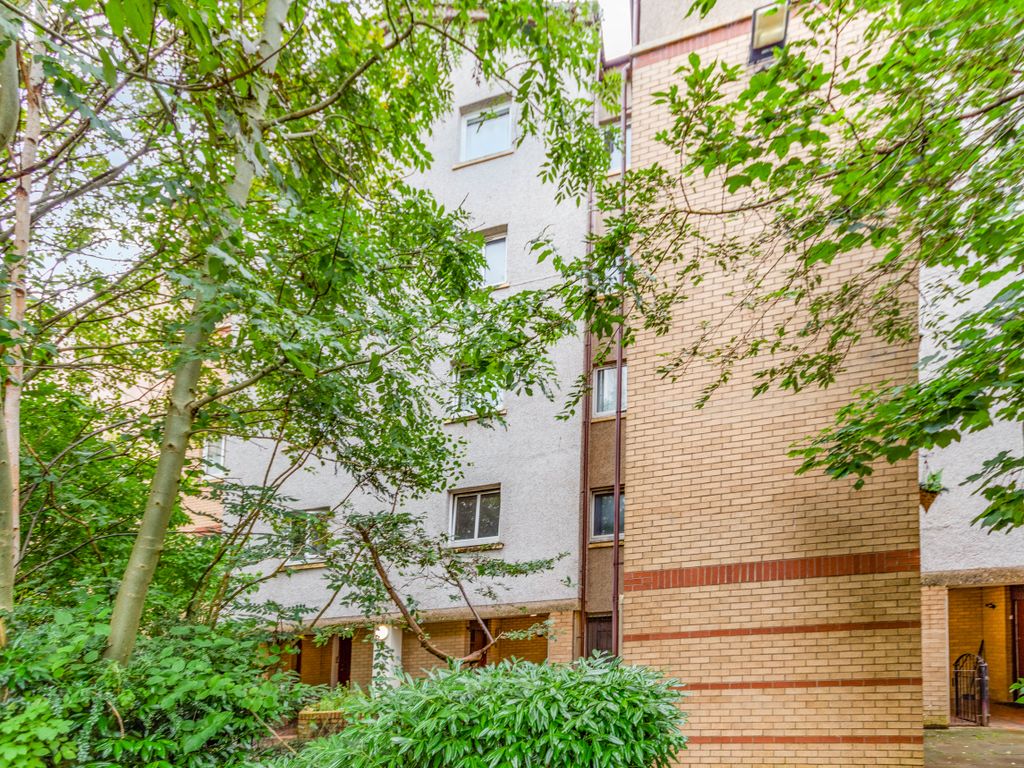 2 bed town house for sale in Lenzie Place, Springburn, Glasgow G21 Zoopla