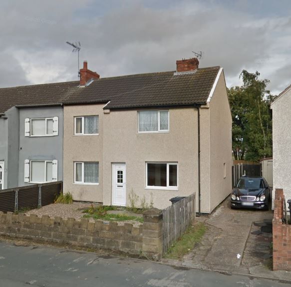 3 bed semidetached house for sale in Broadway, Dunscroft, Doncaster