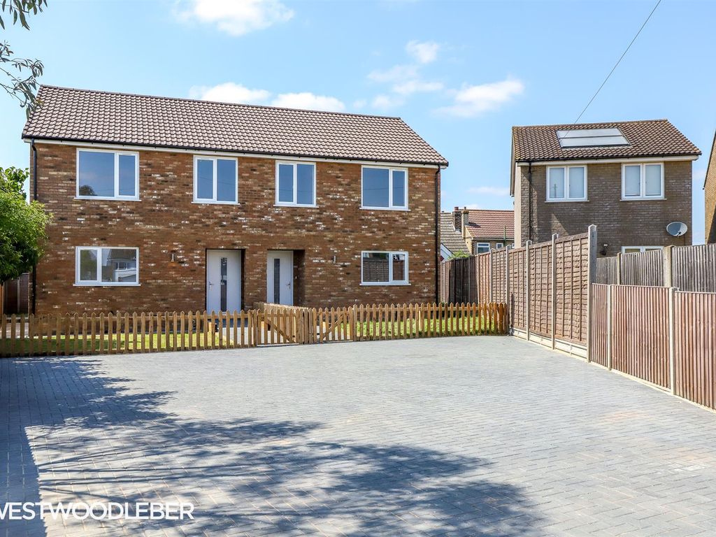 New home, 3 bed semidetached house for sale in Downlands, Waltham