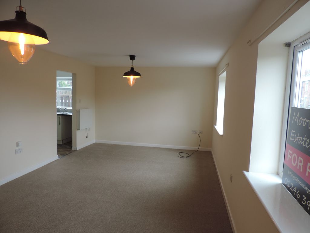 2 bed flat to rent in Main Street, Aughton S26, £600 pcm Zoopla
