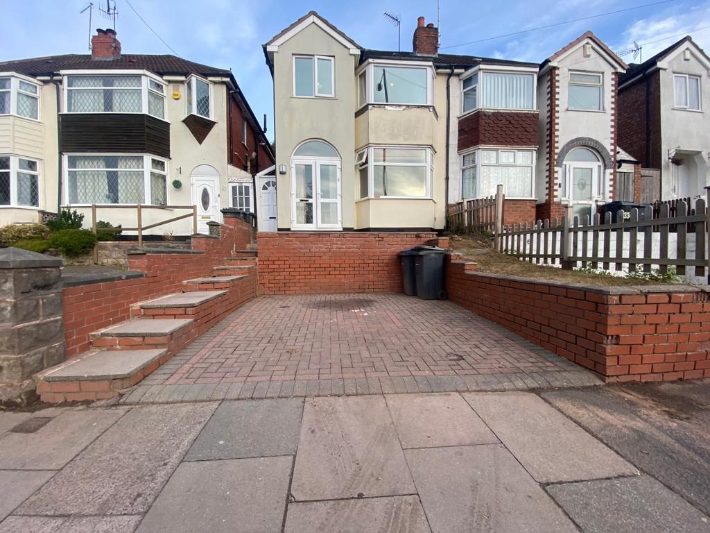 3 bed property to rent in Old Walsall Road, Great Barr, Birmingham B42