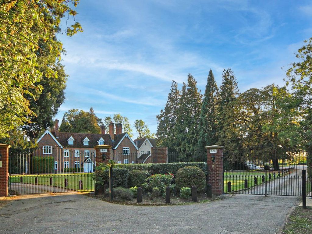 2 bed property for sale in Coopers Green Lane, Hatfield, Hertfordshire