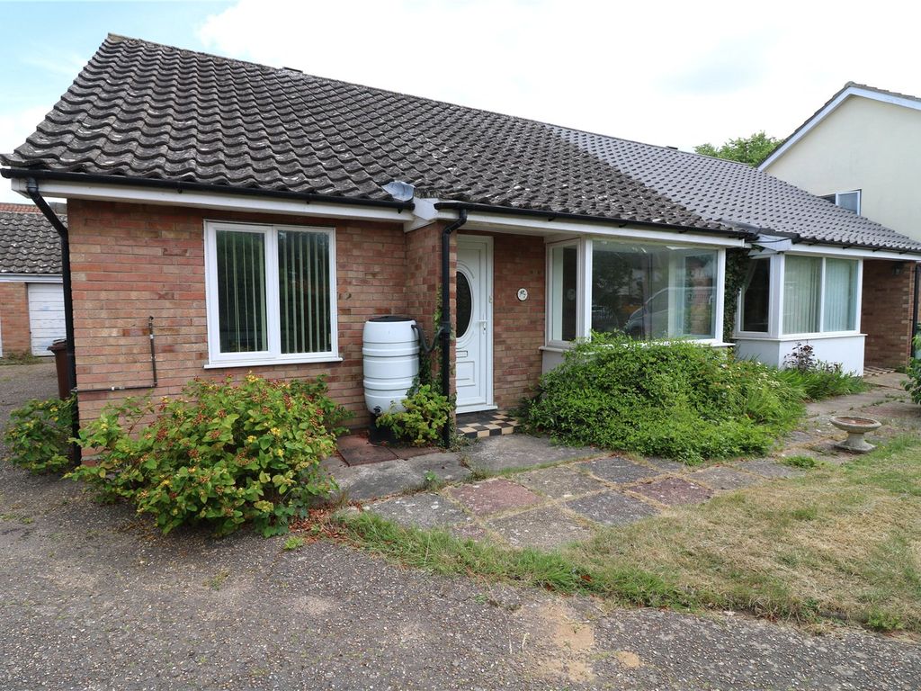 2 bed bungalow for sale in Hall Close, Hethersett, Norwich, Norfolk NR9