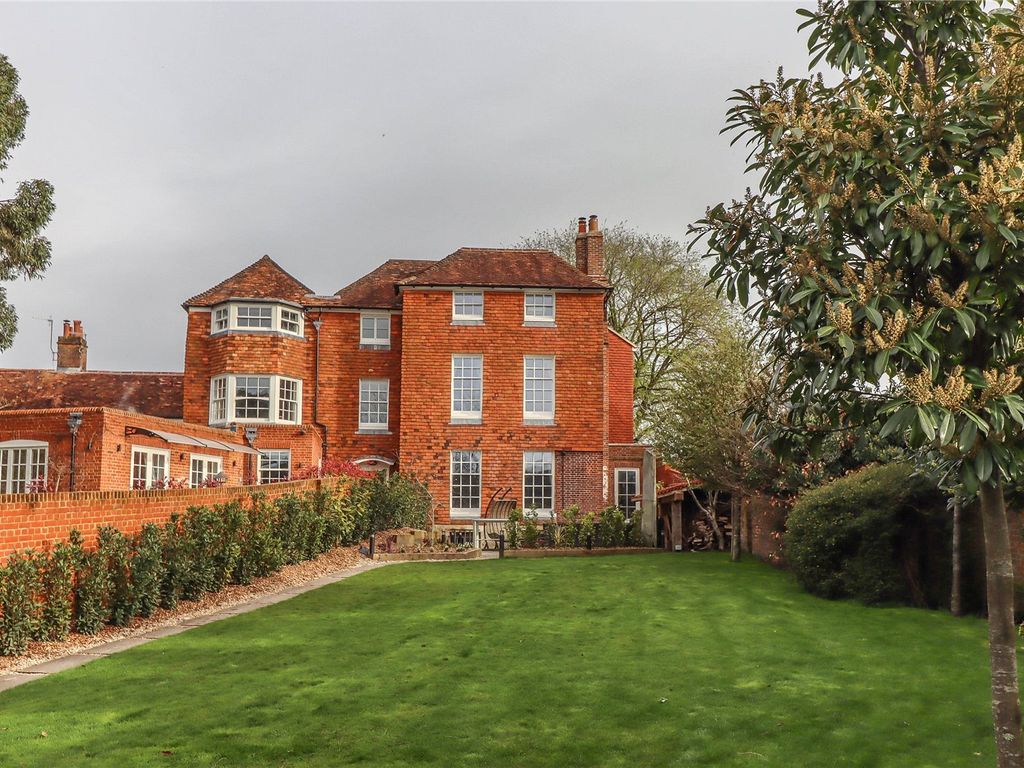 5 bed link detached house for sale in St. Ann Street, Salisbury