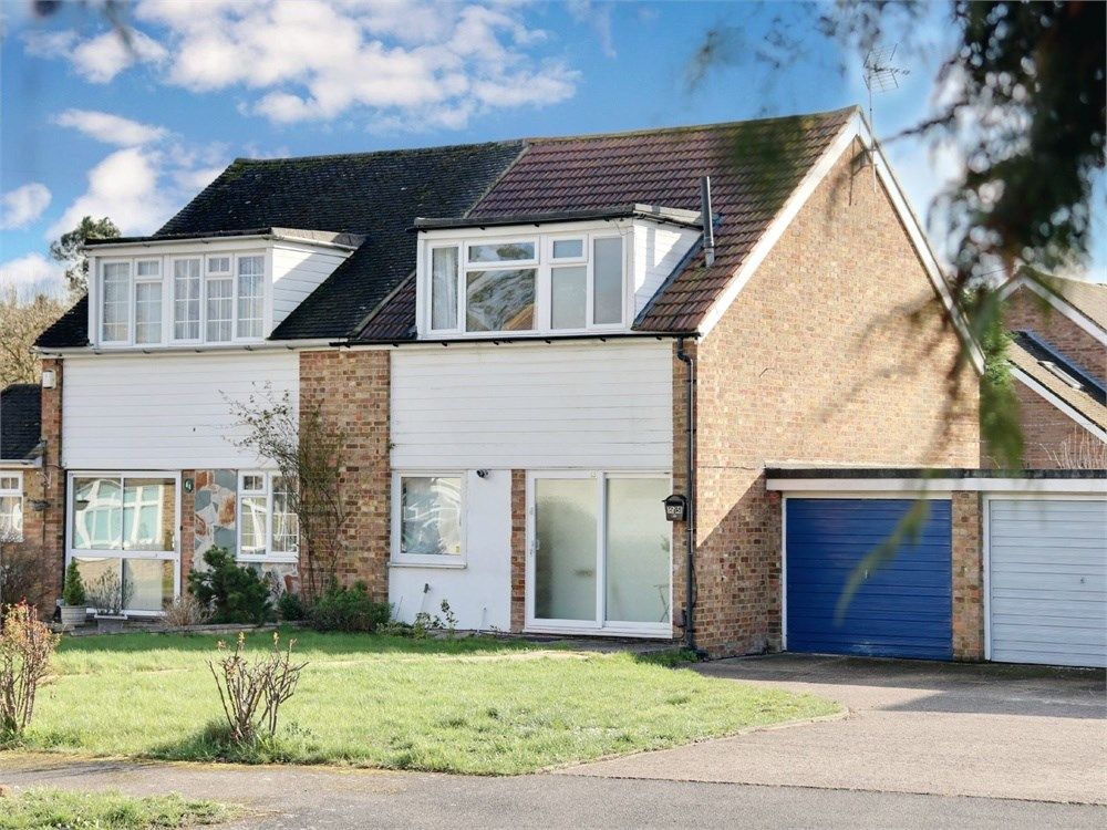 3 bed semidetached house to rent in Chequers Orchard, Iver SL0, £1,900