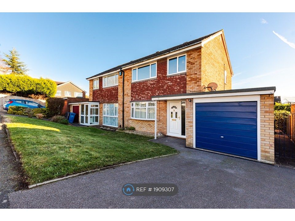 3 bed semidetached house to rent in Hampton Close, Tamworth B79, £