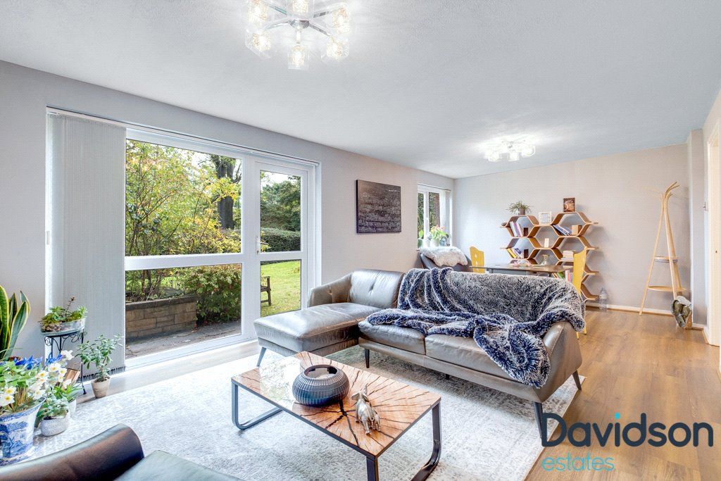 2 bed flat for sale in Bristol Road, Edgbaston, Birmingham B5, £180,000