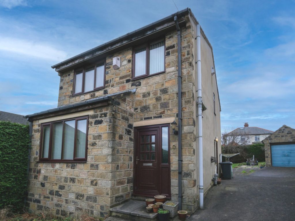 3 bed detached house for sale in Barcroft Grove, Leeds LS19, £325,000