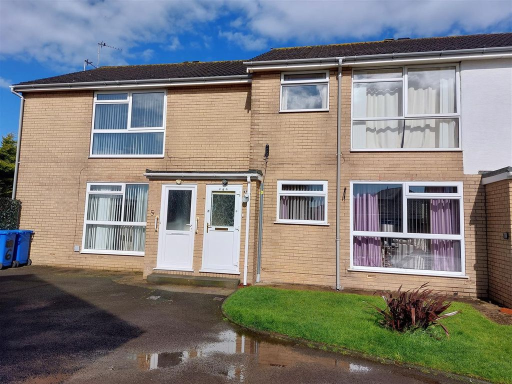 1 bed property to rent in Ashley Court, PoultonLeFylde FY6, £650 pcm