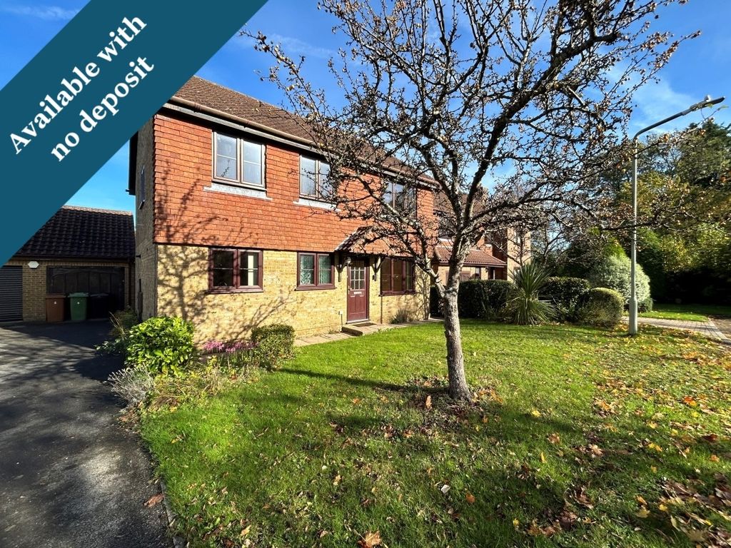 4 bed detached house to rent in Berkeley Close, Pembury, Tunbridge