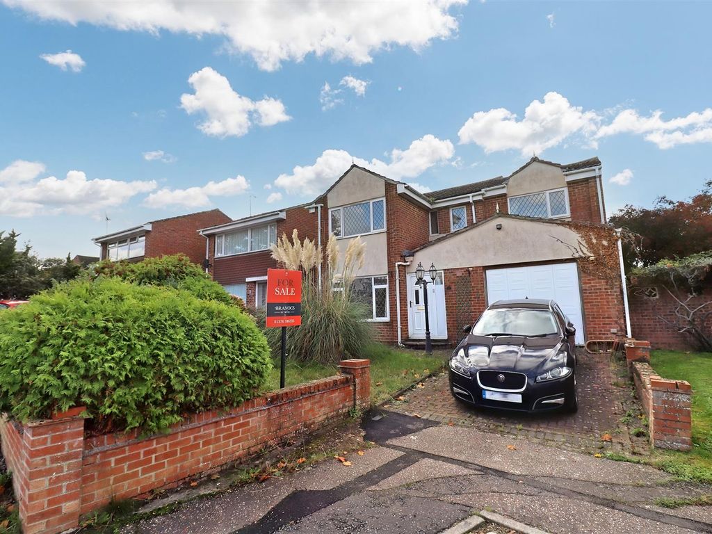 4 bed detached house for sale in Rayleigh Close, Braintree CM7, £300,000 Zoopla