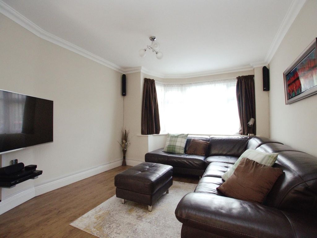 4 bed property for sale in Brookwood Avenue, Eastleigh SO50 Zoopla