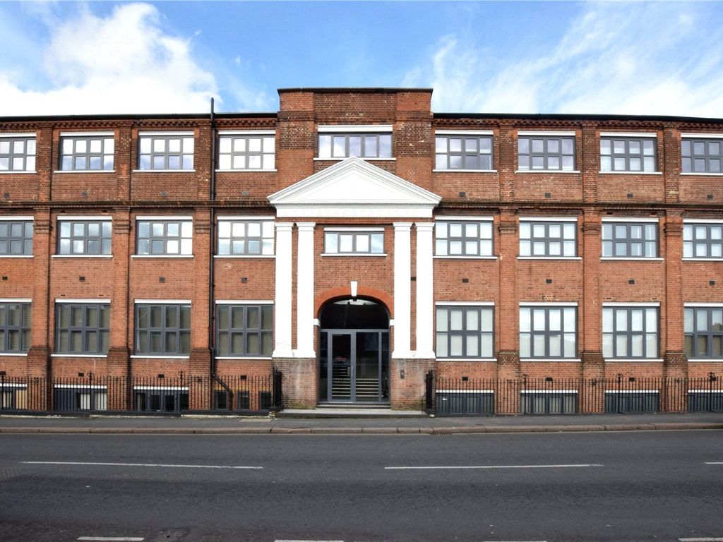 1 bed flat to rent in Rembrandt House, 400 Whippendell Road, Watford