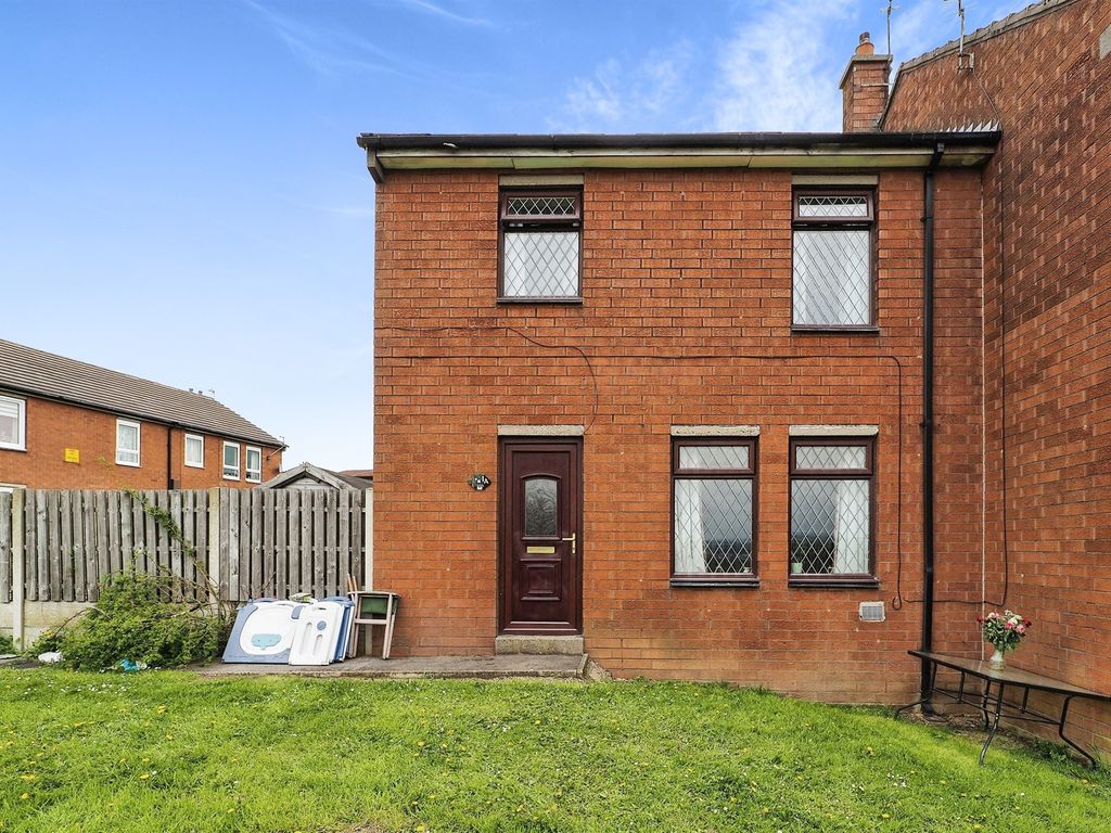 3 bed town house for sale in Elland Close, Barnsley S71 Zoopla