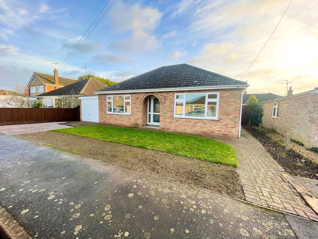 2 bed bungalow to rent in Park Gardens, Holbeach, Spalding PE12 Zoopla