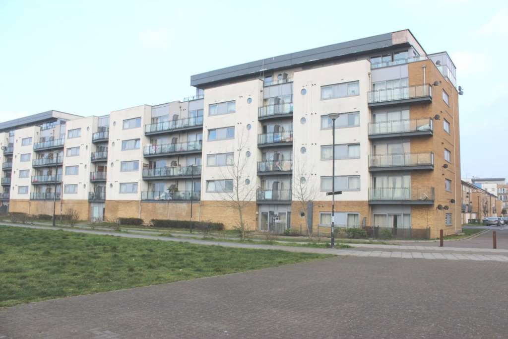 1 bed flat to rent in Defence Close, West Thamesmead SE28 Zoopla