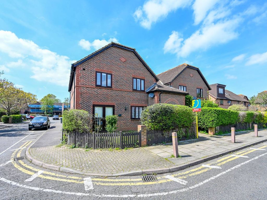 2 bed flat for sale in Park Road, North Kingston, Kingston Upon Thames