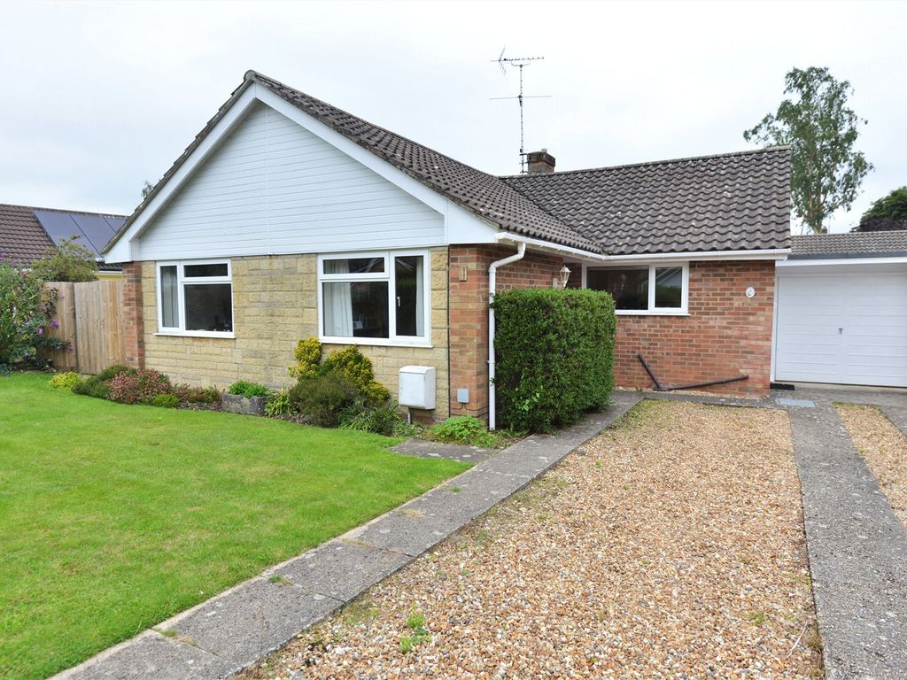 3 bed bungalow for sale in Joanna Close, Downton, Salisbury, Wiltshire
