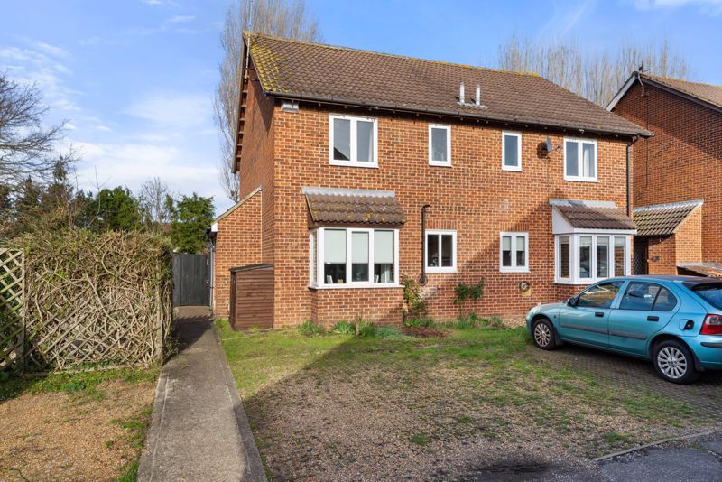 1 bed semidetached house for sale in Cardinal Close, Worcester Park KT4, £340,000 Zoopla