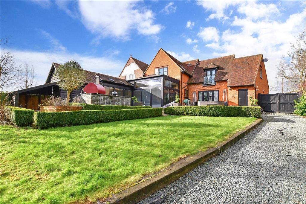 4 bed semidetached house for sale in Upland Road, Epping Upland, Essex