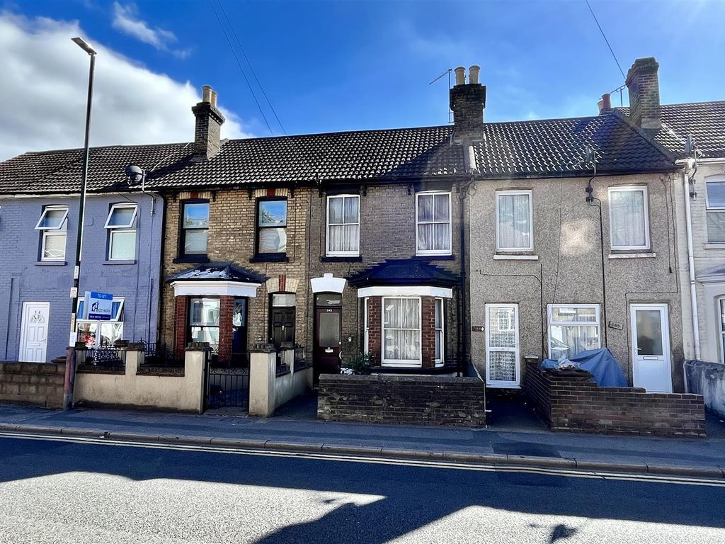 3 bed terraced house for sale in Luton Road, Chatham ME4 Zoopla
