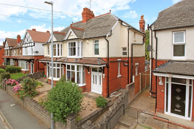 4 bed semidetached house for sale in Regent Street, Wellington