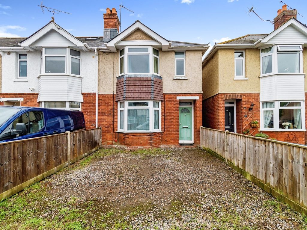 3 bed end terrace house for sale in Doncaster Road, Eastleigh SO50, £