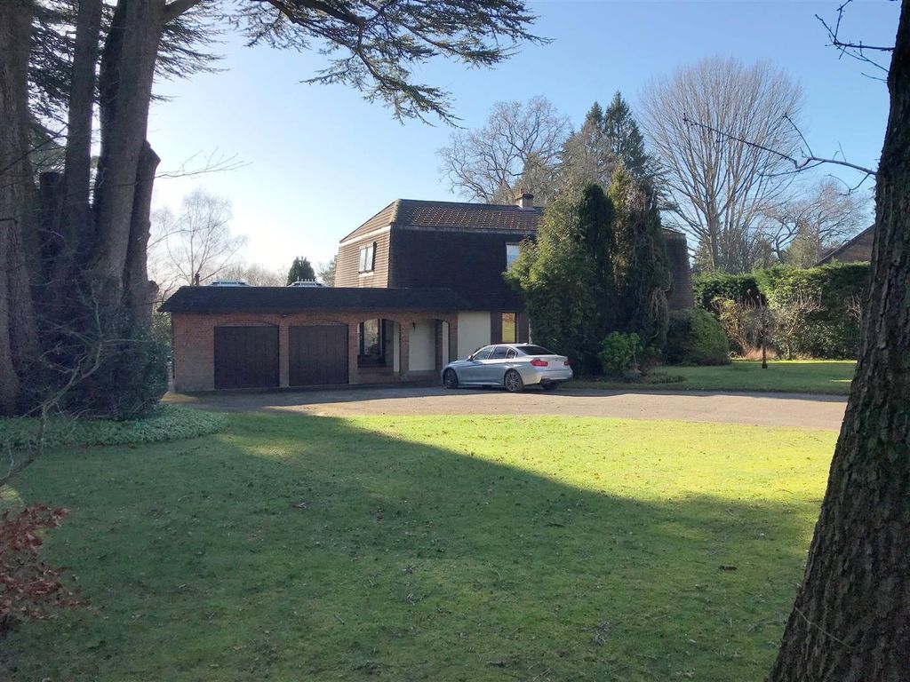 4 bed detached house for sale in Tile Barn, Woolton Hill, Newbury RG20