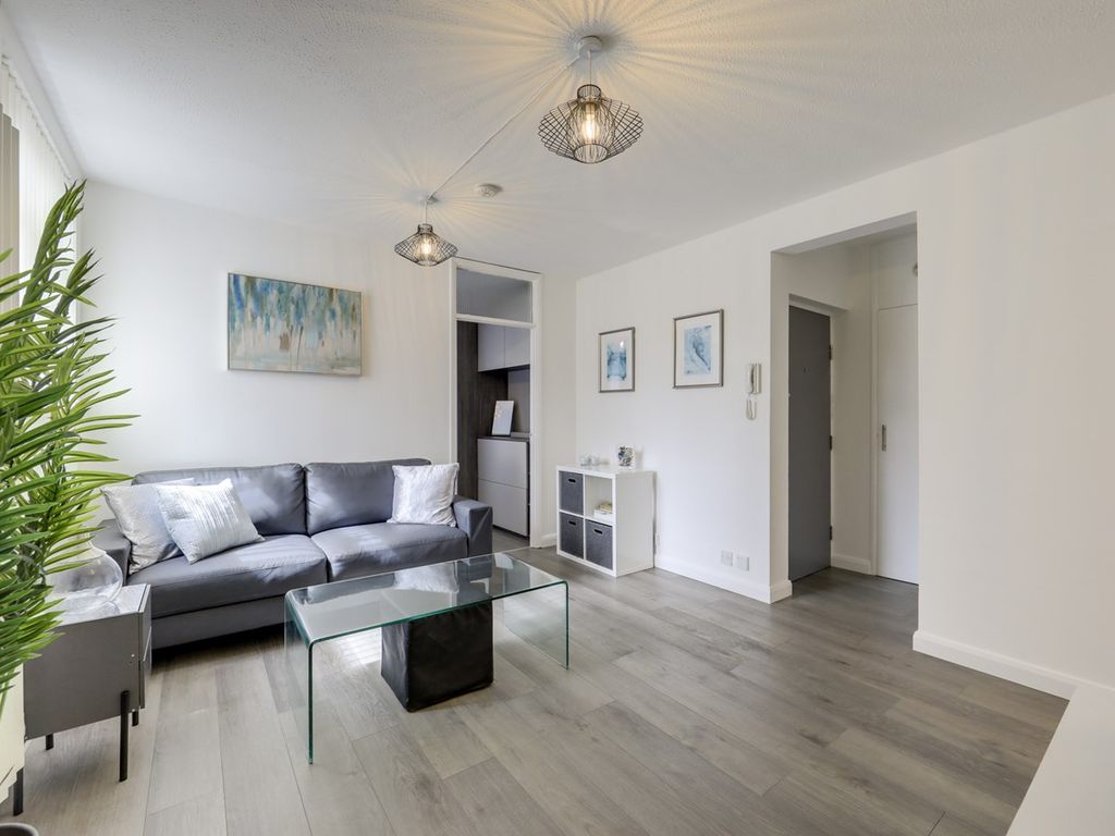 1 bed flat for sale in Clarendon Rise, Lewisham, London SE13, £265,000