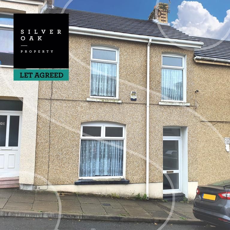 3 bed terraced house to rent in Bigyn Road, Llanelli SA15, £750 pcm