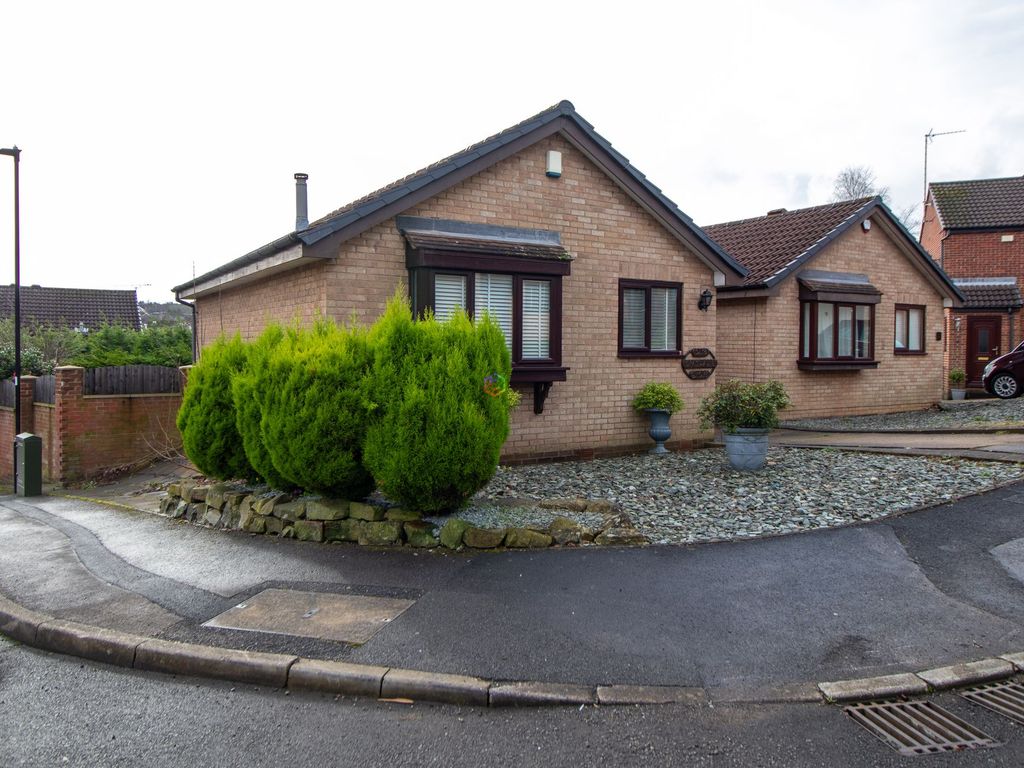 2 bed detached bungalow to rent in Cragdale Grove, Mosborough S20, £800