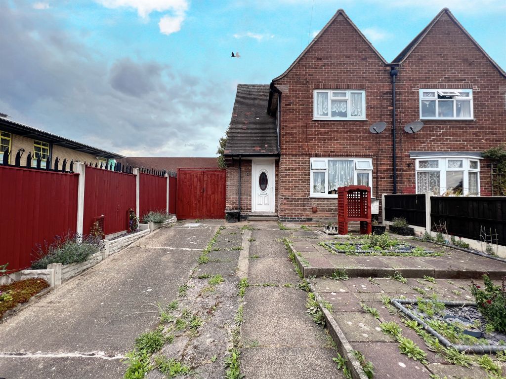 3 bed semidetached house for sale in Bradfield Road, Nottingham NG8