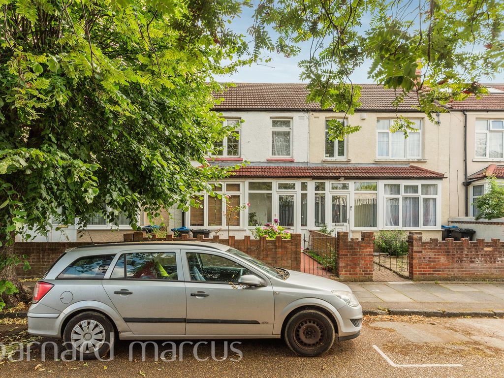 3 bed terraced house for sale in Collingwood Road, Mitcham CR4 Zoopla