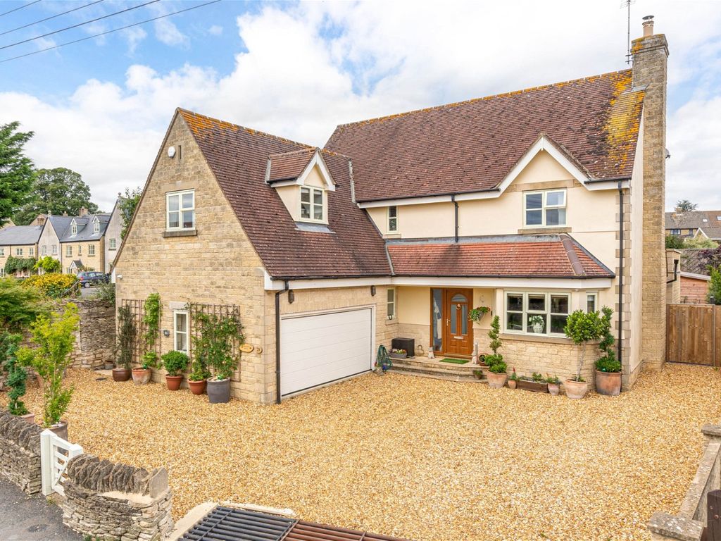 4 bed detached house for sale in Windmill Road, Minchinhampton, Stroud