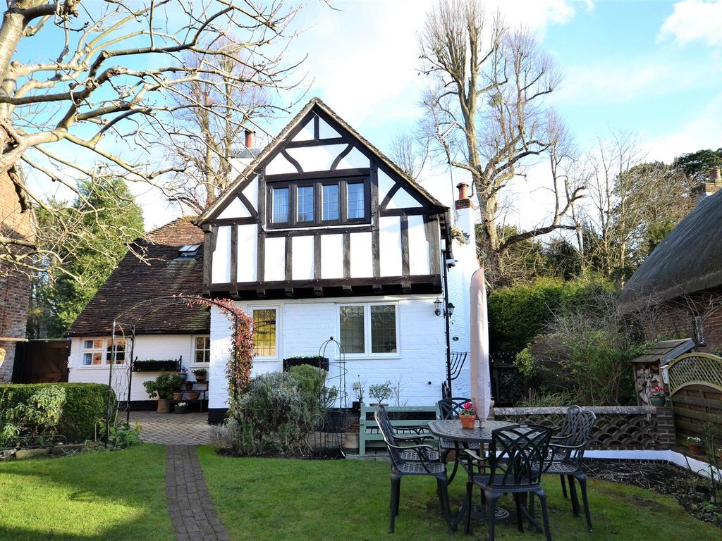 3 bed detached house for sale in The Street, Old Basing, Basingstoke