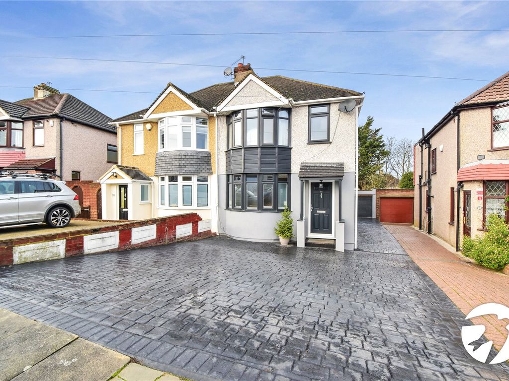 3 bed semidetached house for sale in Waltham Close, West Dartford