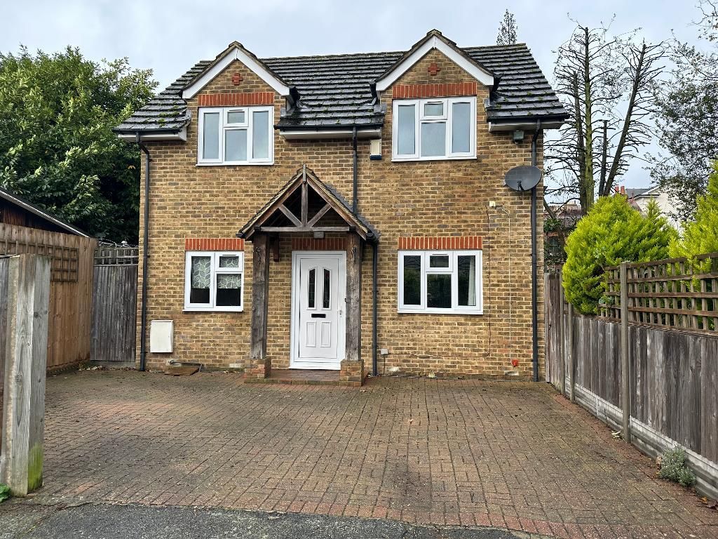 2 bed detached house to rent in High Street, Penge SE20, £2,300 pcm