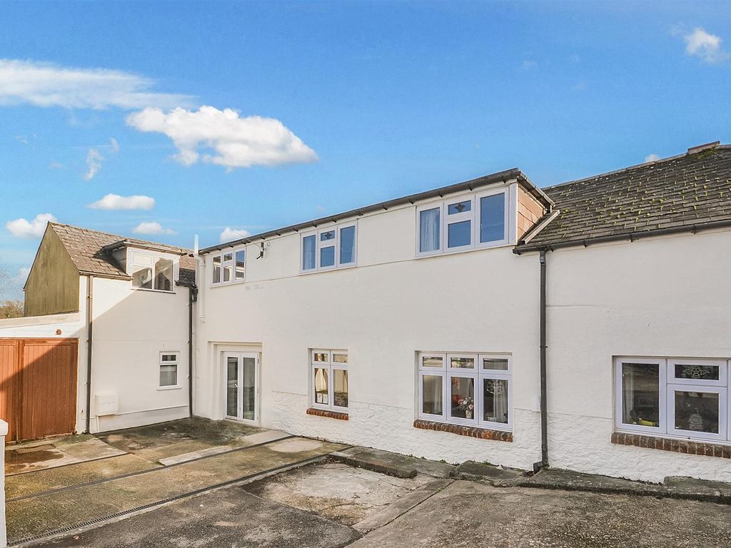 4 bed link detached house for sale in 3 Main Street, Broadmayne