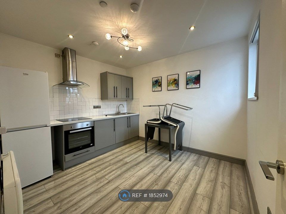 1 bed flat to rent in Pomeroy Street, Cardiff CF10, £875 pcm Zoopla