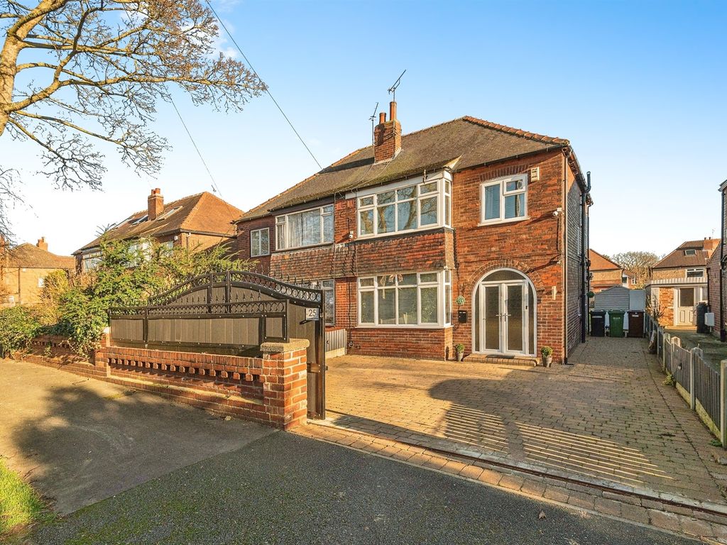 3 bed semidetached house for sale in Fearnville Grove, Leeds LS8, £