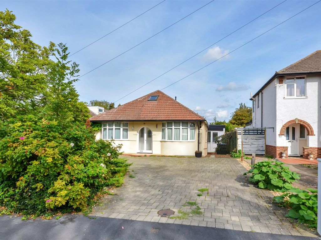 4 bed detached bungalow for sale in Pepys Way, Girton, Cambridge CB3