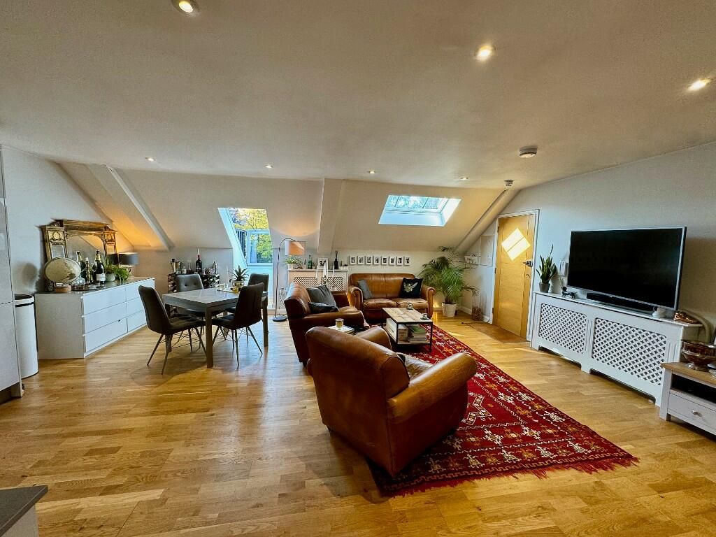 2 bed flat for sale in Catteshall Road, Godalming GU7, £350,000 Zoopla