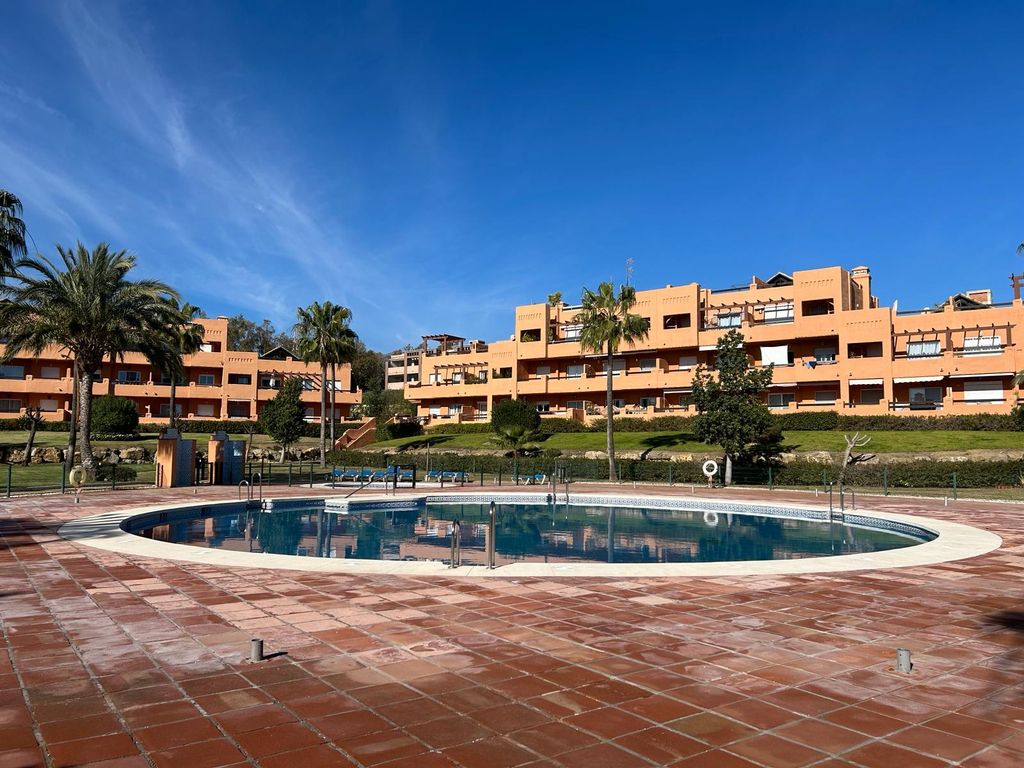 2 bed apartment for sale in Casares Del Sol, Casares, Málaga, Andalusia