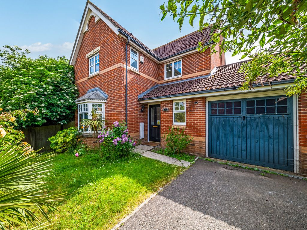 3 bed detached house for sale in Greenhaven Drive, Thamesmead SE28 Zoopla