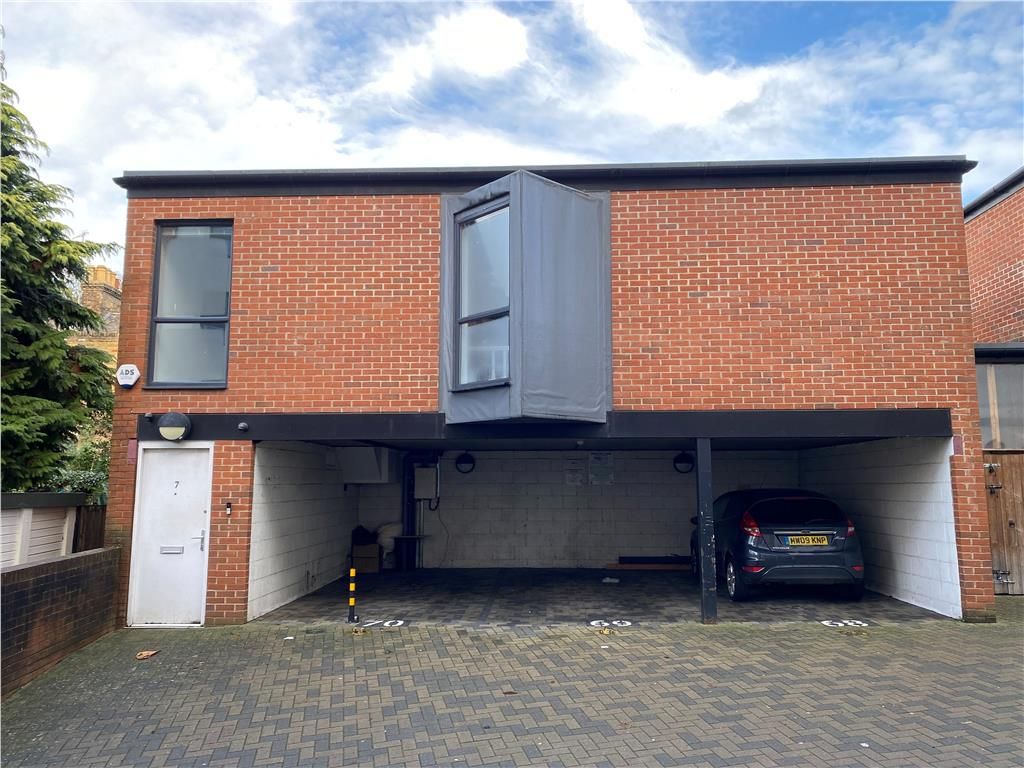 Edinburgh Mews, Watford, Hertfordshire WD19  