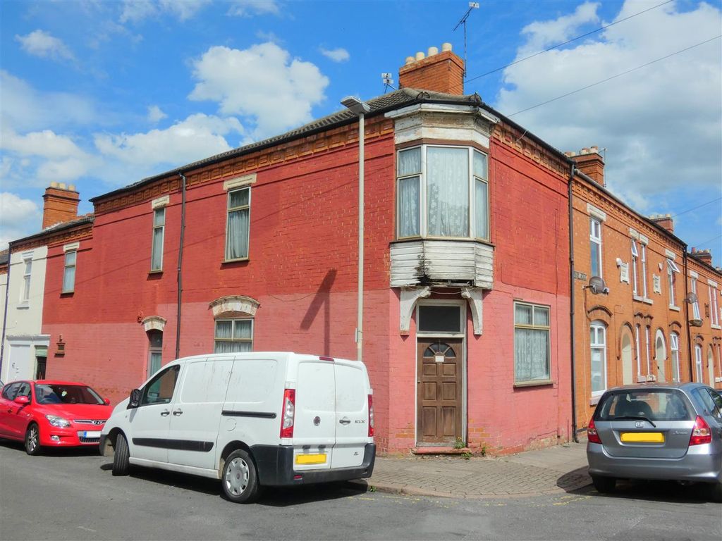 4 bed end terrace house for sale in Burnaby Avenue, Spinney Hills
