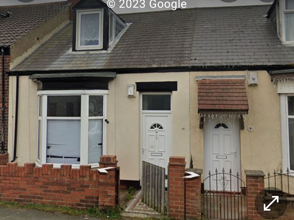 4 bed terraced house to rent in Hendon Valley Road, Sunderland SR2, £