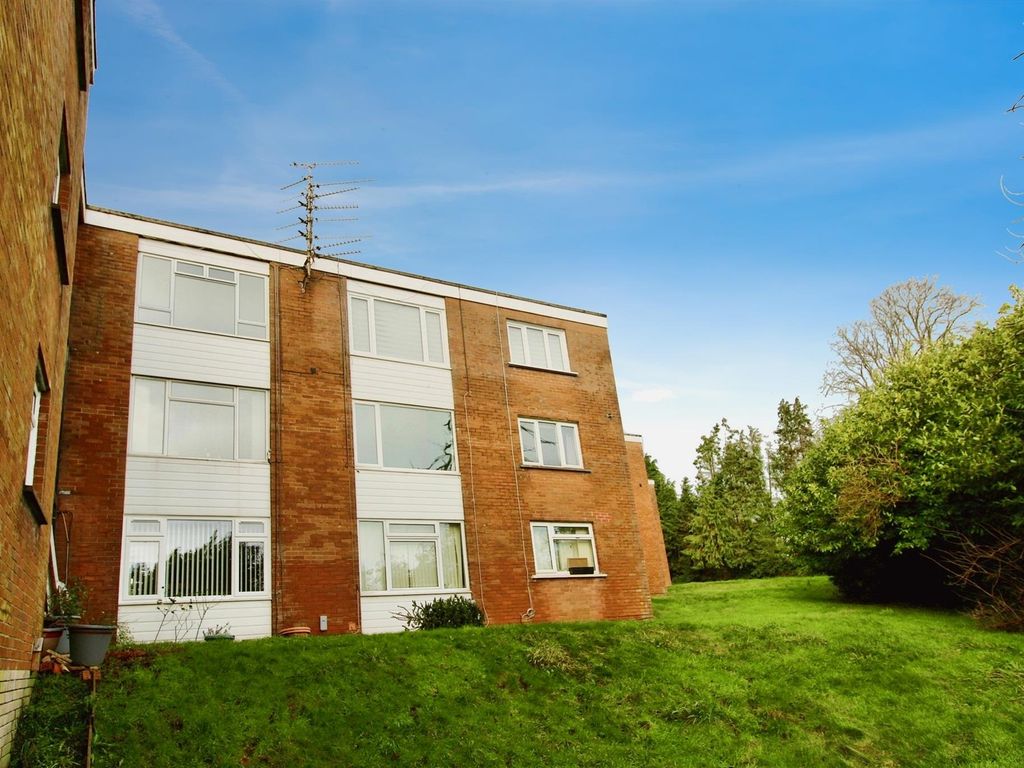 2 bed flat for sale in The Gables, The Southra, Dinas Powys CF64, £124,950 Zoopla