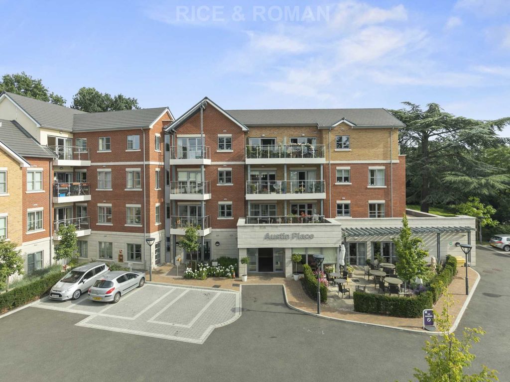 1 bed flat for sale in Oatlands Drive, Weybridge KT13, £300,000 Zoopla