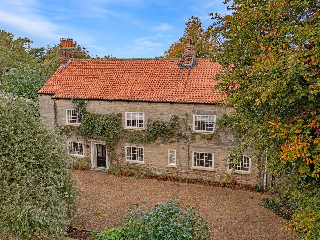 6 bed detached house for sale in Front Street, Topcliffe, Thirsk, North